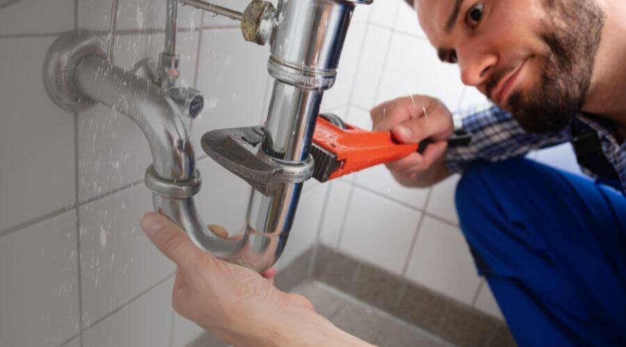 Professional same day plumber services in George West, TX